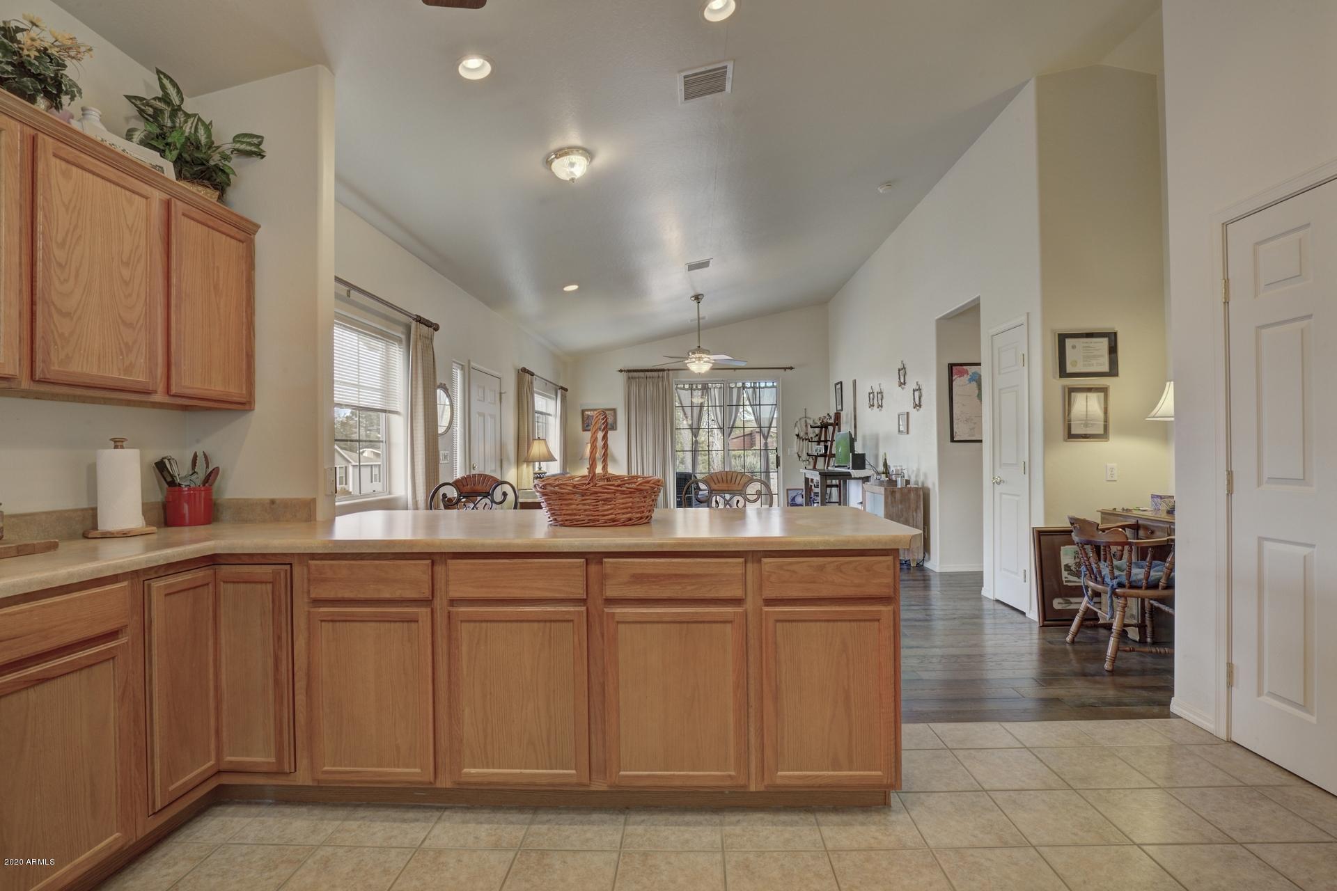 301 South Red Rock Point Payson, AZ 85541 - Photo 6 of 31 Kitchen
