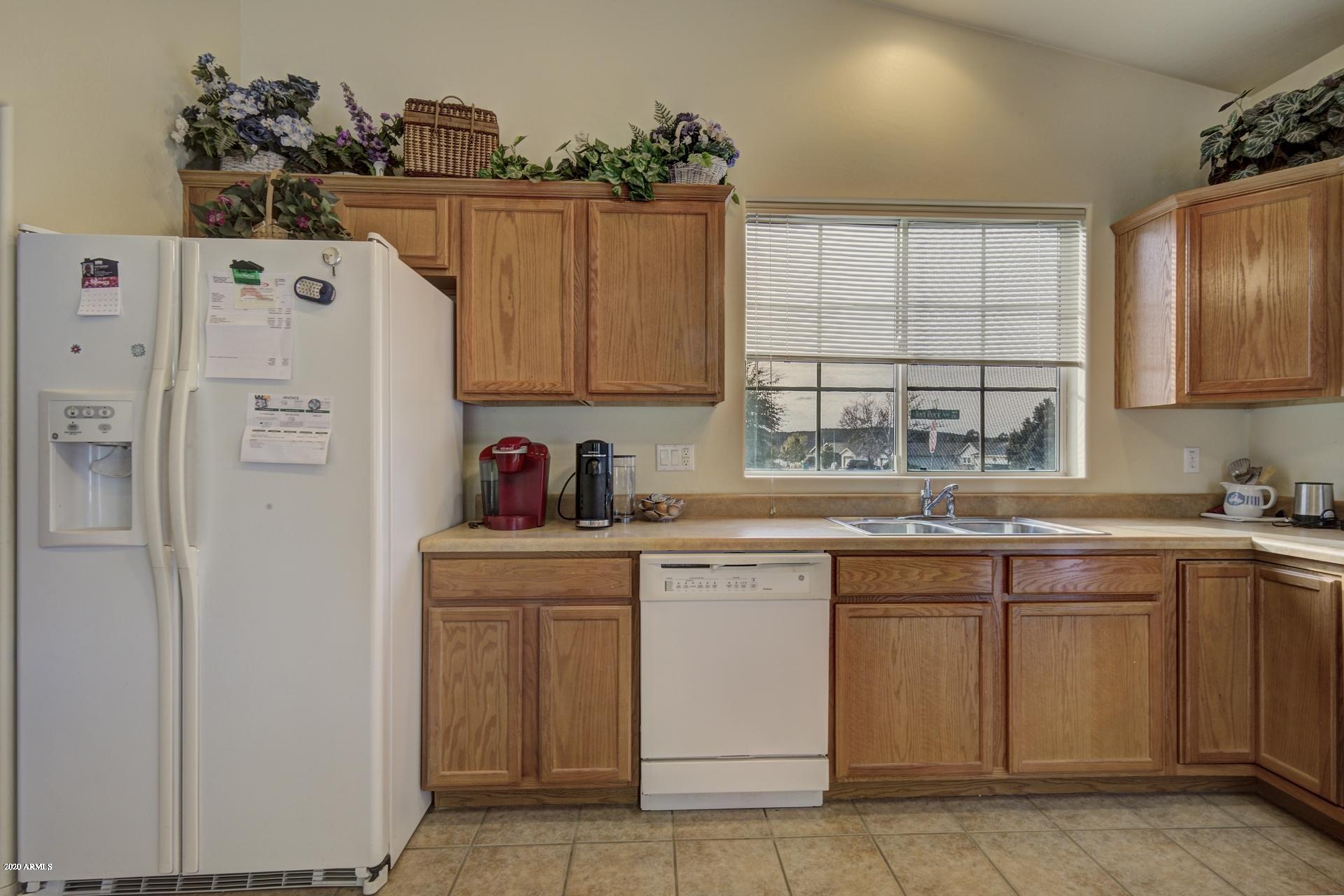 301 South Red Rock Point Payson, AZ 85541 - Photo 7 of 31 Kitchen