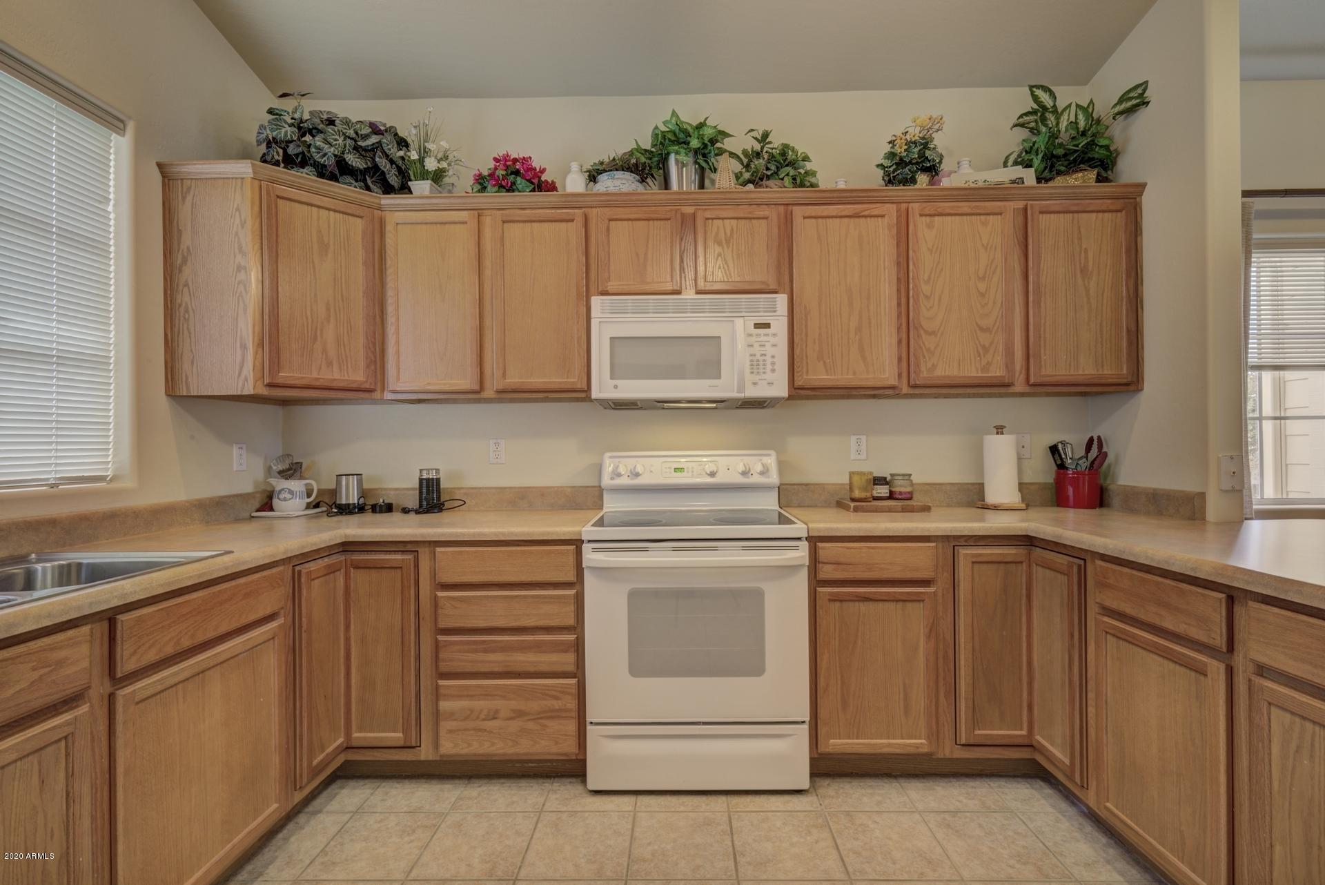 301 South Red Rock Point Payson, AZ 85541 - Photo 8 of 31 Kitchen