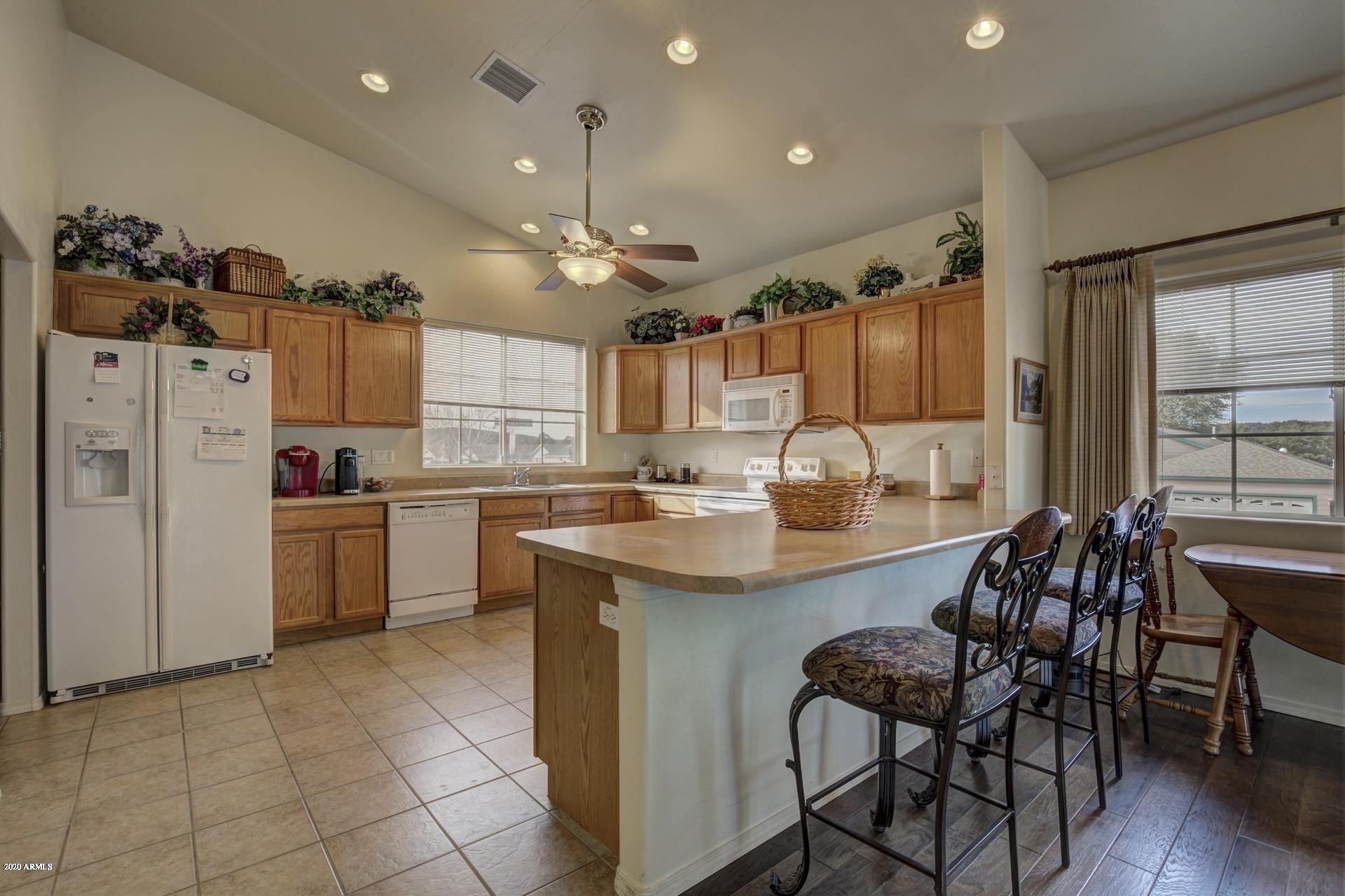 301 South Red Rock Point Payson, AZ 85541 - Photo 9 of 31 Breakfast Bar