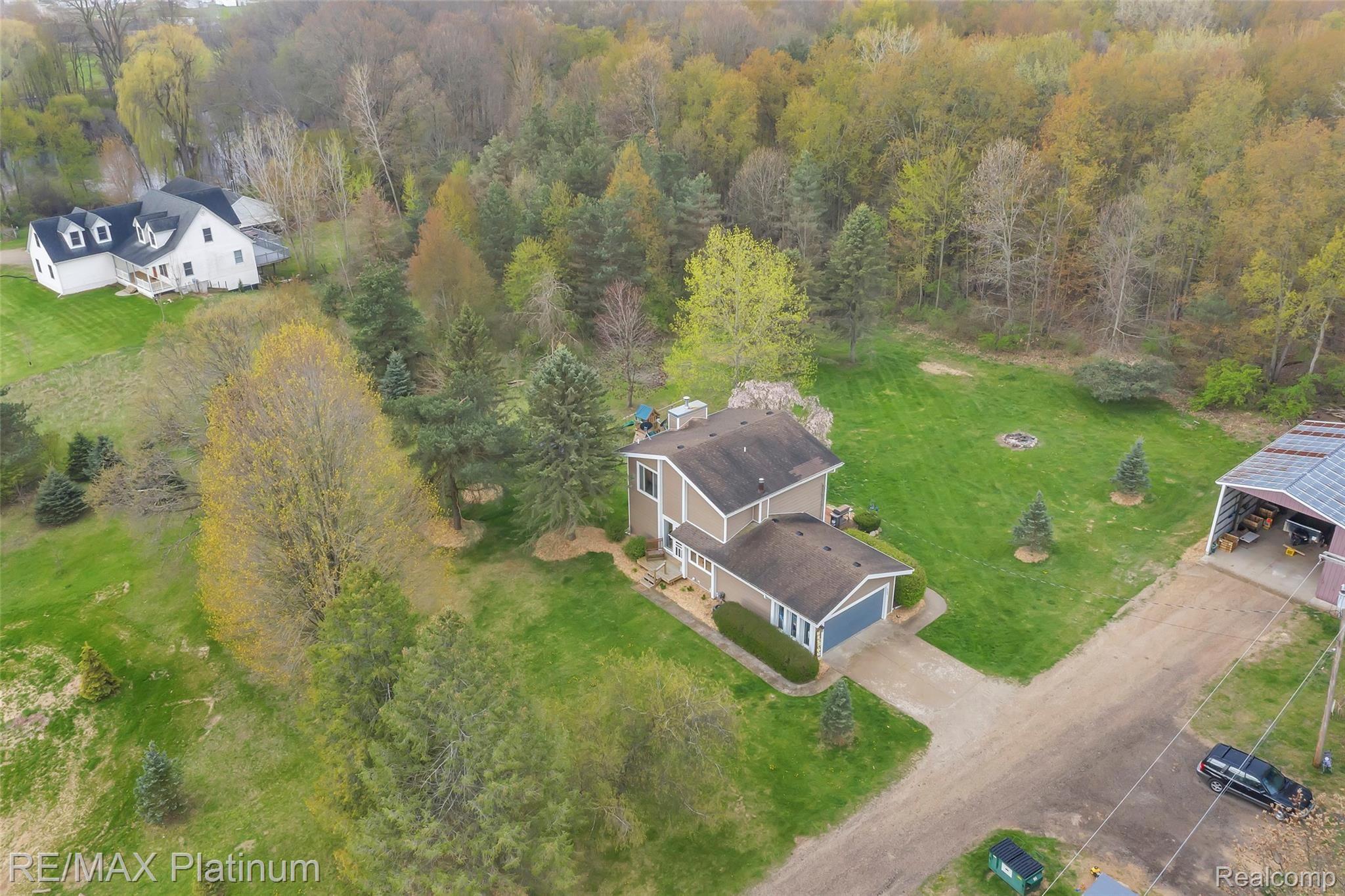 4195 North Nicholson Road Fowlerville, MI 48836 - Photo 35 of 48 42_4195NICHOLSONRDWindowStillRealEstatePhotography42_mls.jpg