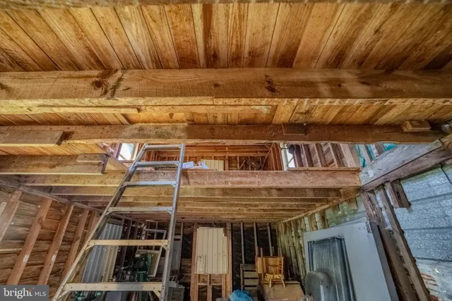 a view of entryway front of house