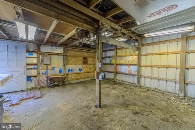 a view of a garage room