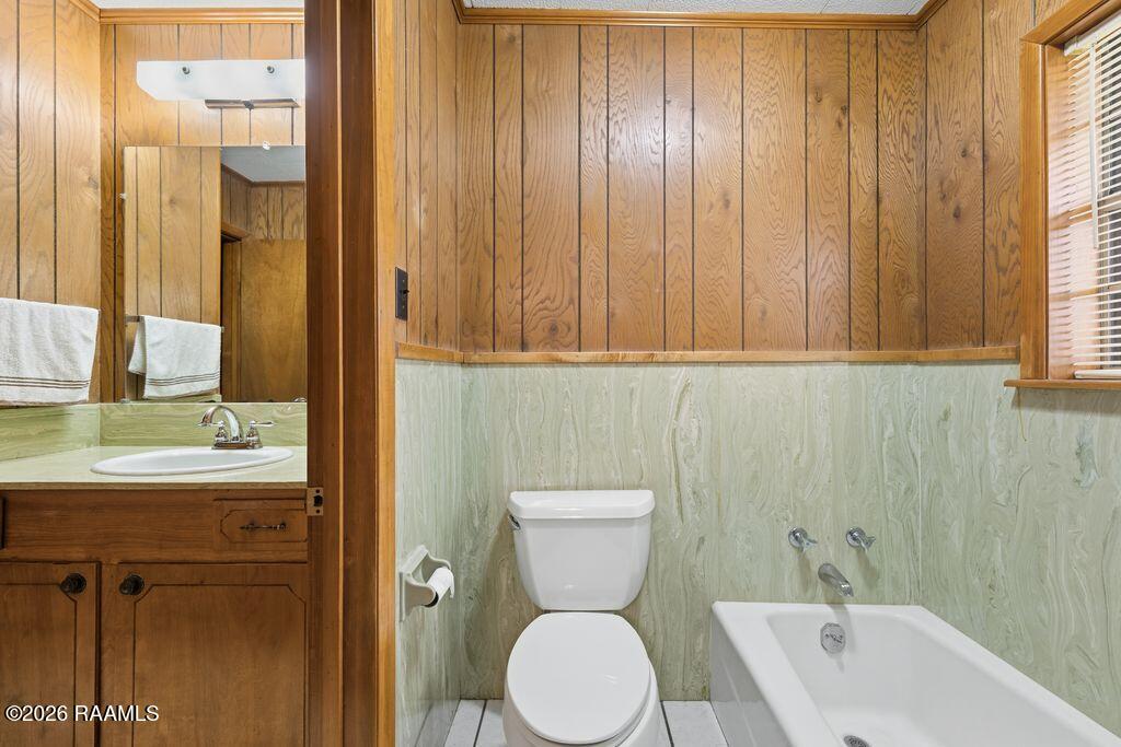 4406 Leonce Theriot Road New Iberia, LA 70560 - Photo 11 of 17 fT8Hv4oA