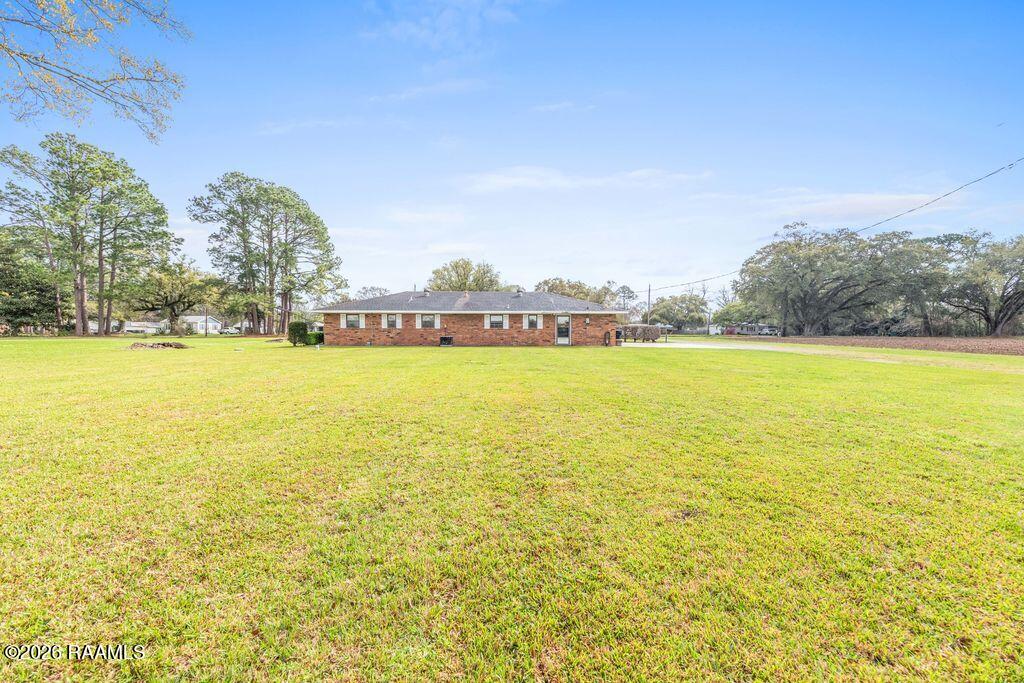 4406 Leonce Theriot Road New Iberia, LA 70560 - Photo 14 of 17 Adwo1Fog