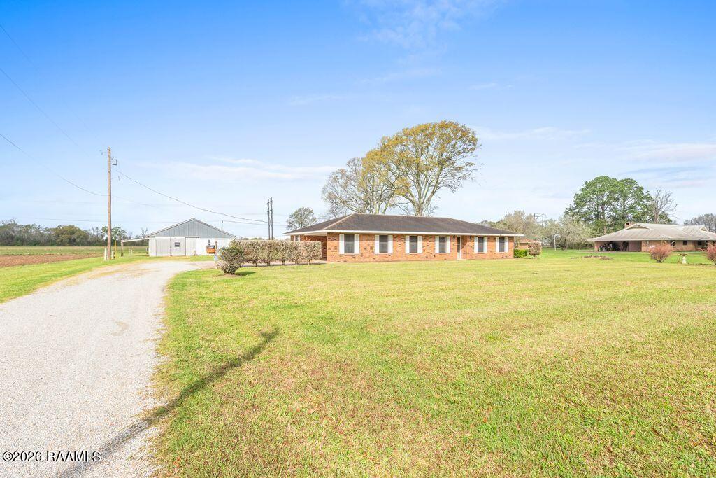 4406 Leonce Theriot Road New Iberia, LA 70560 - Photo 2 of 17 TmcuCwIg (1)