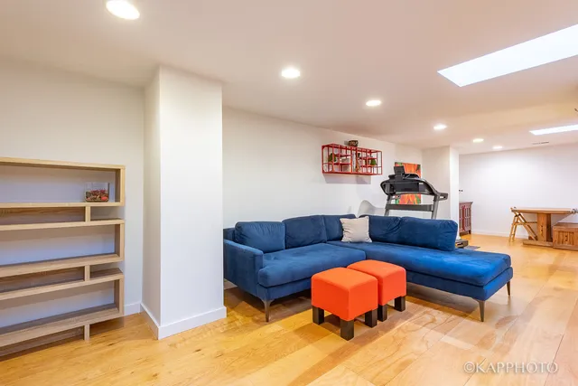 $625,000 | 1942 South Prairie Avenue, Unit 3, Chicago, IL 60616