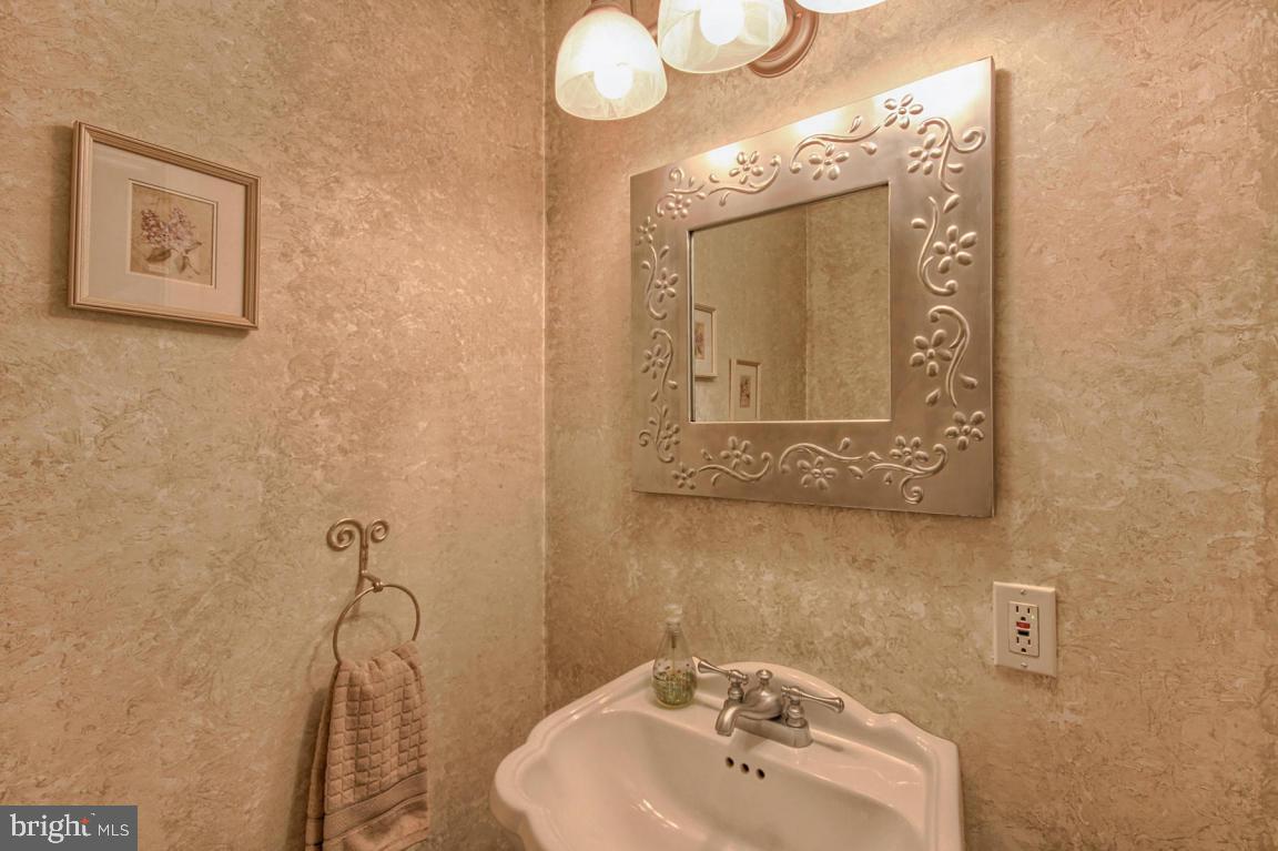 1843 Wisgarver Road Manheim, PA 17545 - Photo 17 of 50