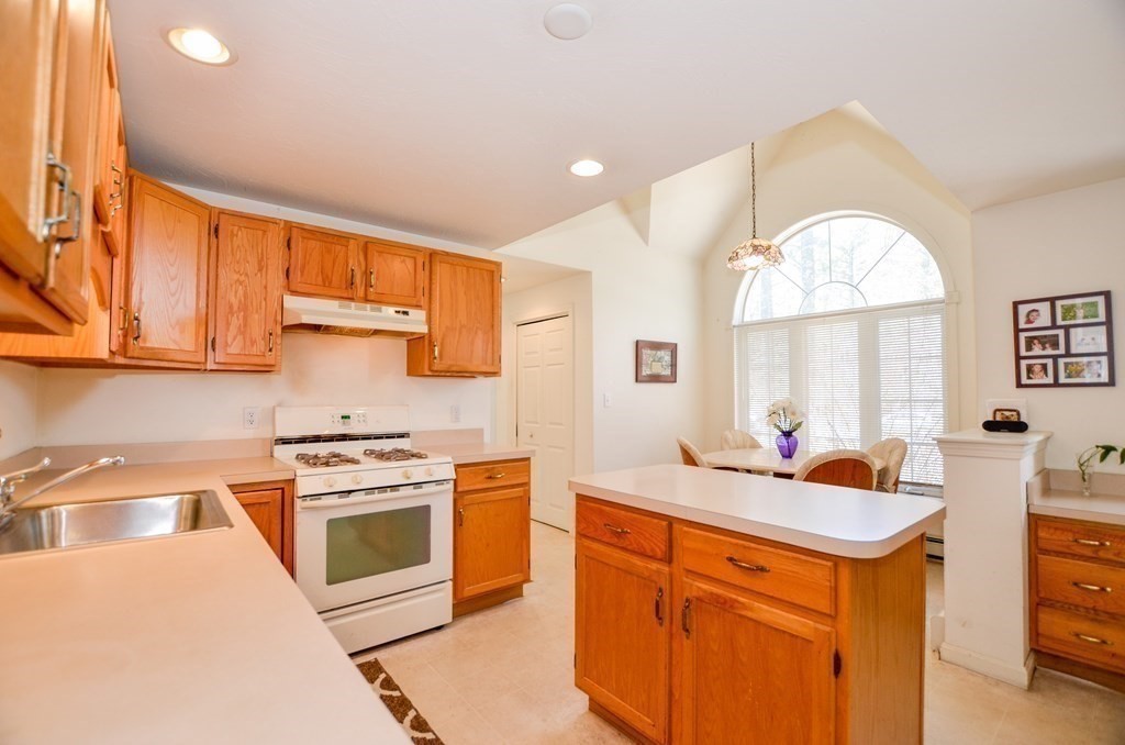55 Williams Way Rochester, MA 02770 - Photo 13 of 34