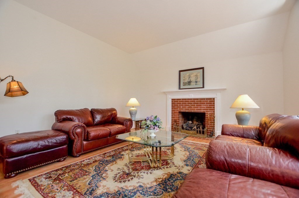 55 Williams Way Rochester, MA 02770 - Photo 8 of 34
