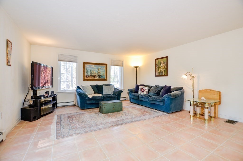 55 Williams Way Rochester, MA 02770 - Photo 9 of 34