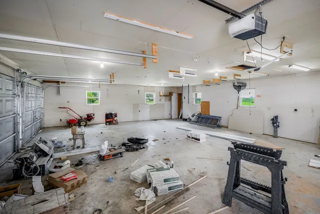 $279,000 | 572 Lakeside Road, Byrdstown, TN 38549