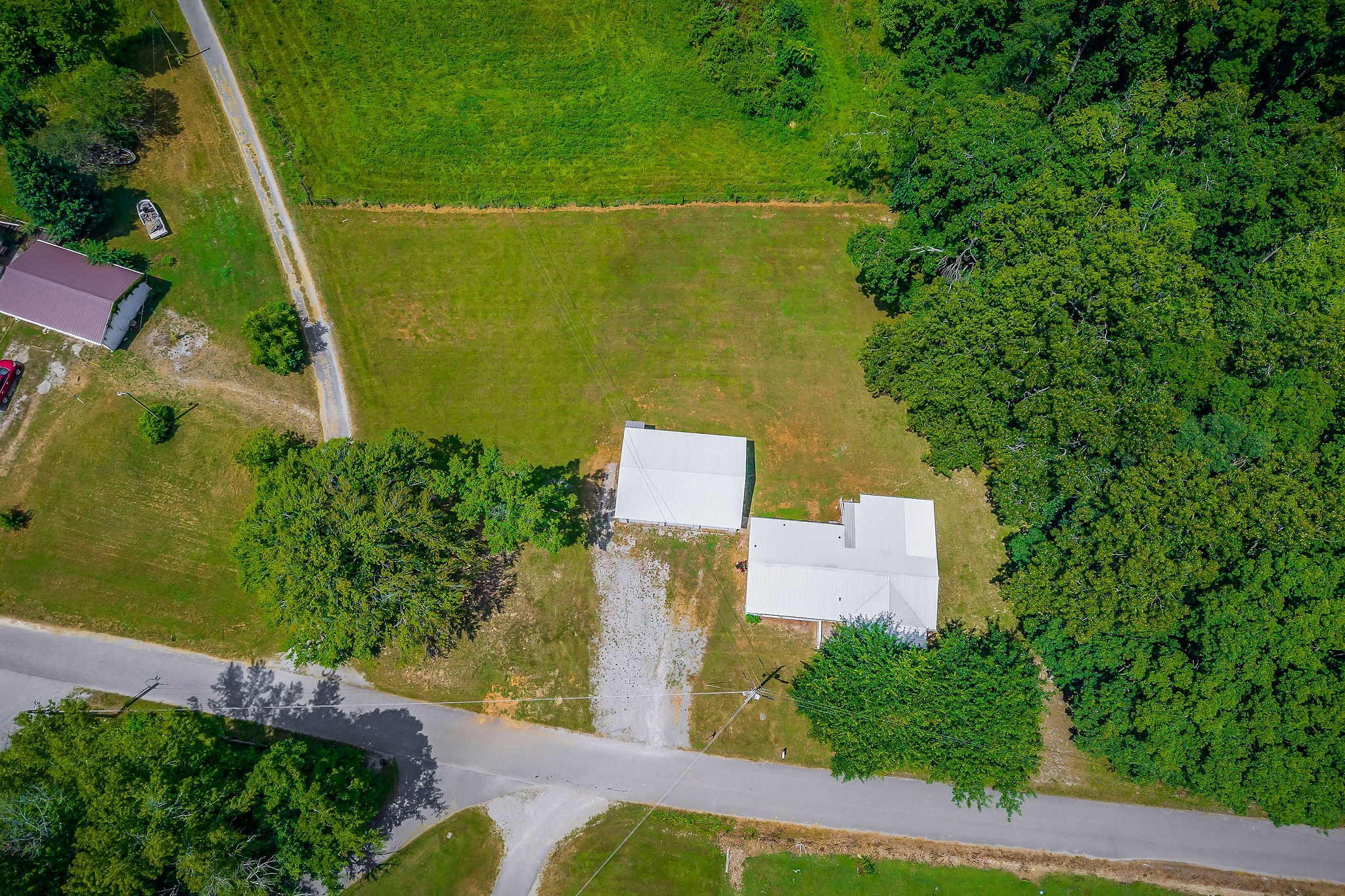 572 Lakeside Road Byrdstown, TN 38549 - Photo 5 of 44 an aerial view of a house with a yard