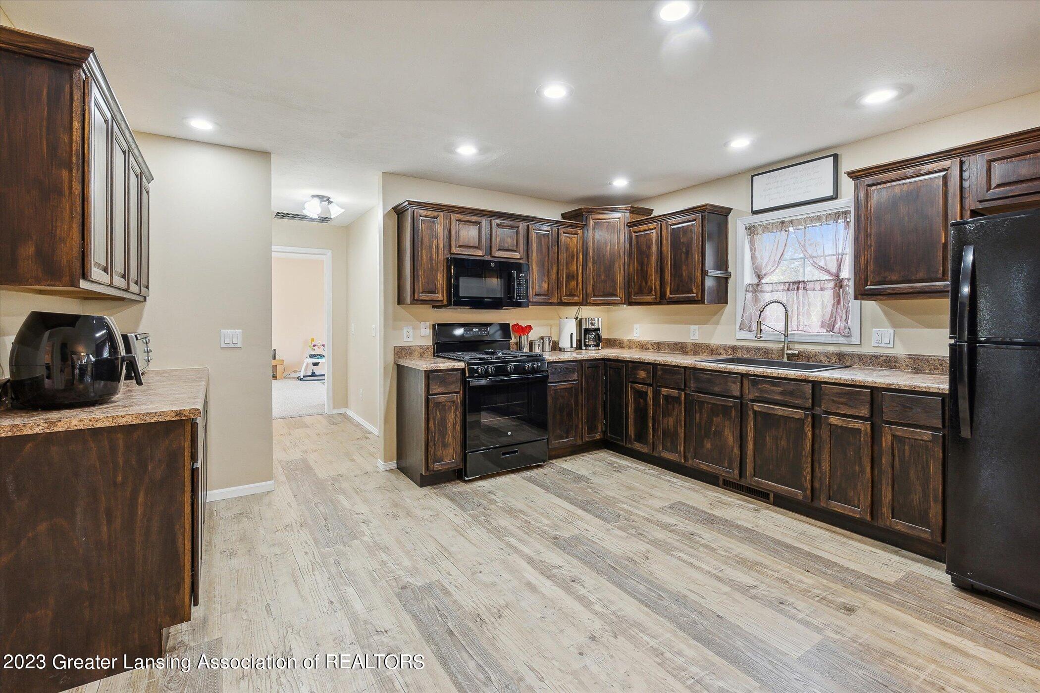 12699 Watson Road Bath, MI 48808 - Photo 12 of 43 12-12699-Watson-Rd-Bath-Twp-MI-48808-Win