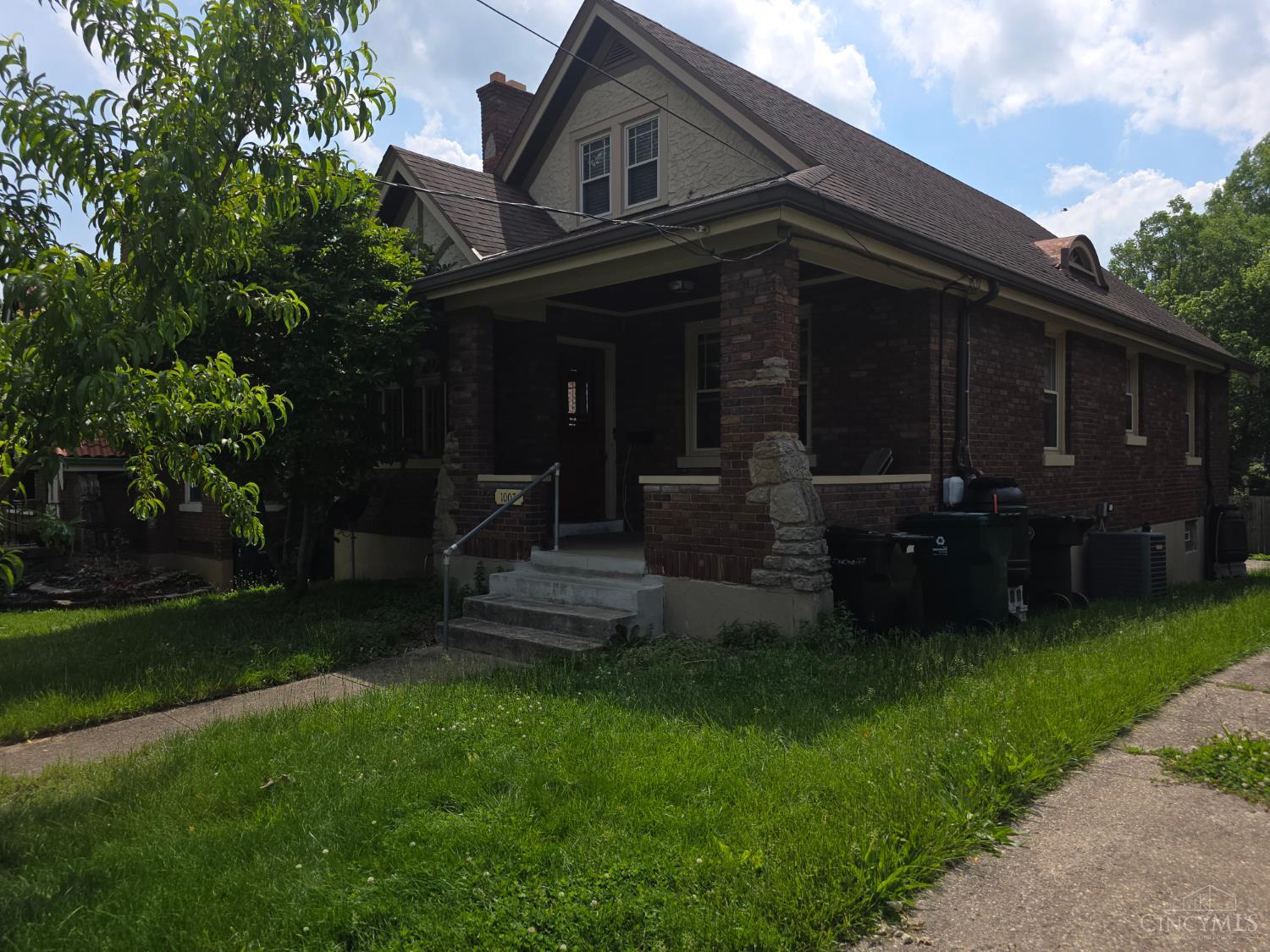 1007 Rutledge Avenue Cincinnati, OH 45205 - Photo 3 of 17