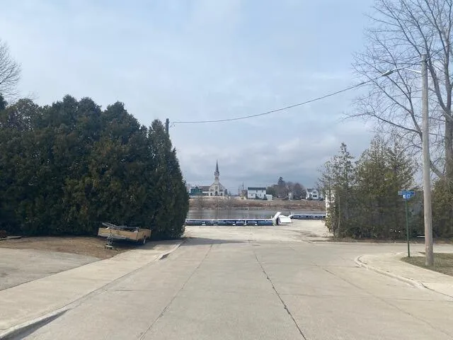 $124,900 | 1820 E Street, Two Rivers, WI 54241