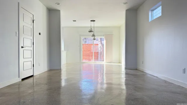 $2,190 | 315 Grove, Unit 101, San Antonio, TX 78210