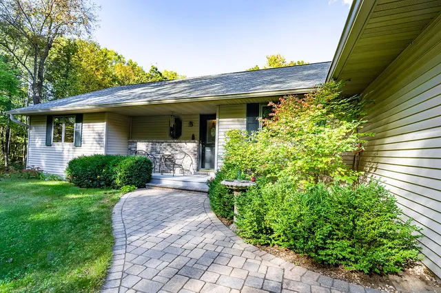 $524,900 | W6616 County Road V, Holland, WI 54636