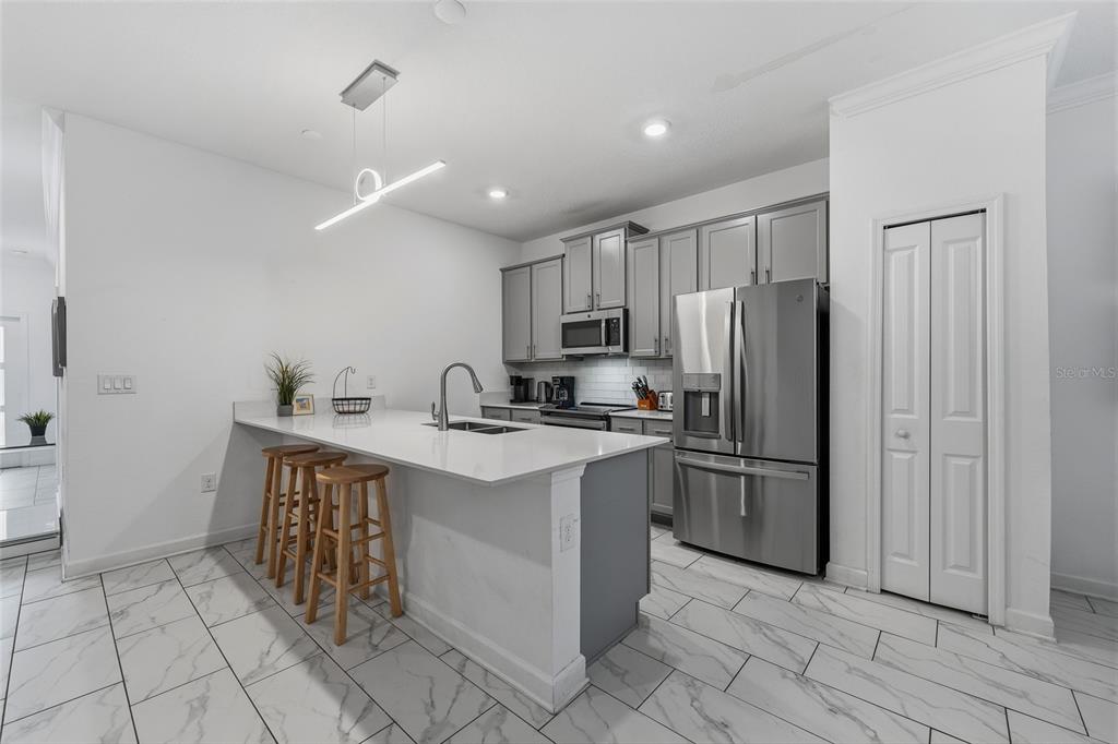 976 Leader Street Davenport, FL 33896 - Photo 8 of 48