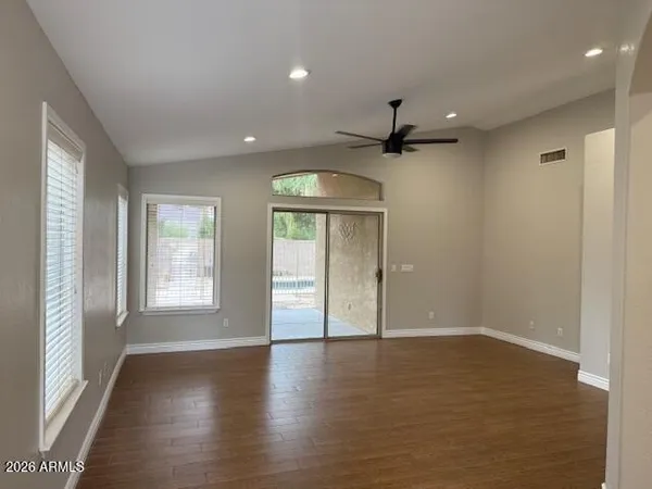 $2,550 | 7109 West Potter Drive, Glendale, AZ 85308