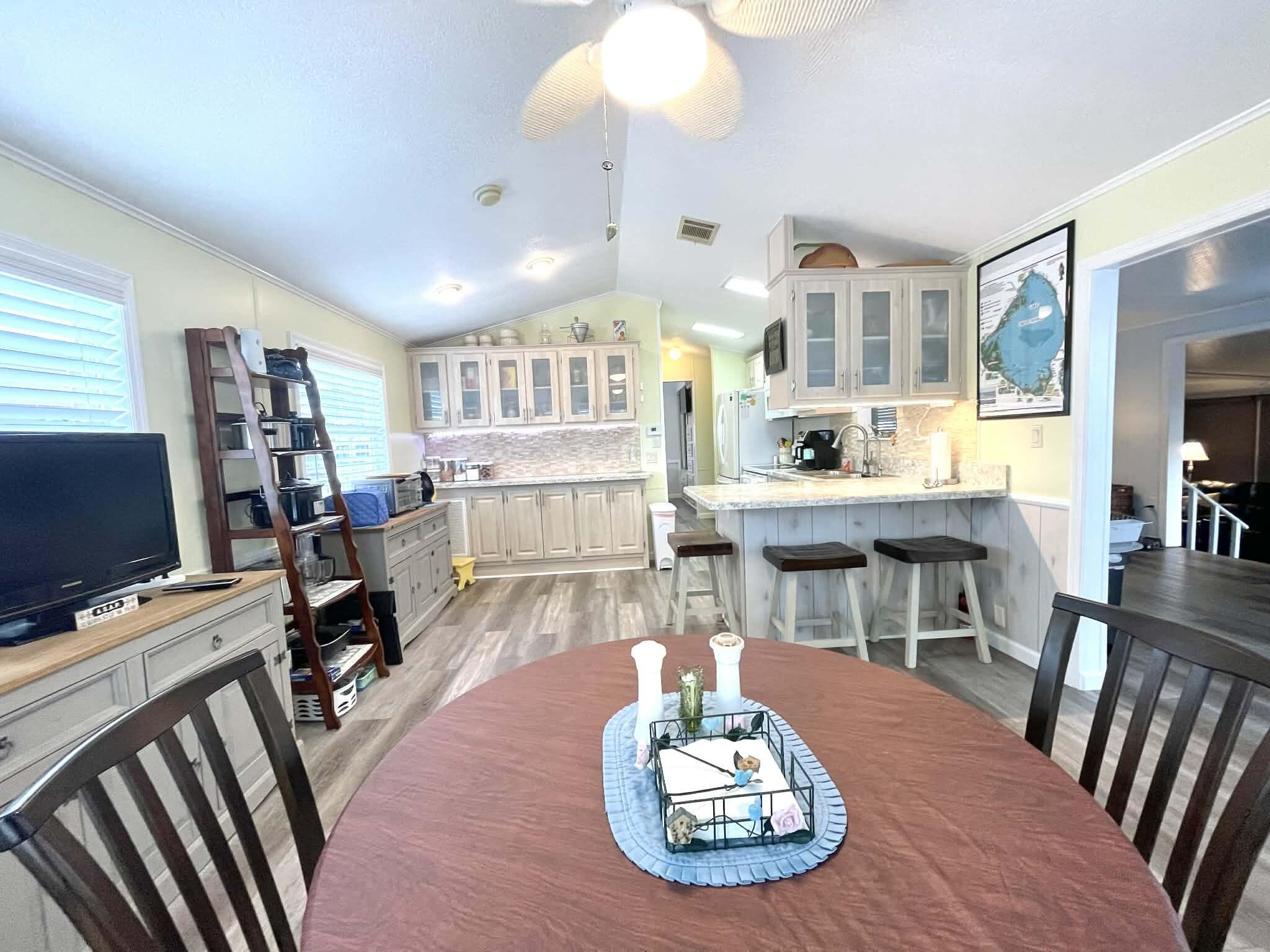 7950 Highway 78, Unit 111 Okeechobee, FL 34974 - Photo 6 of 47 5db80ff9-5983-402f-93f0-39174942fa12 (1)