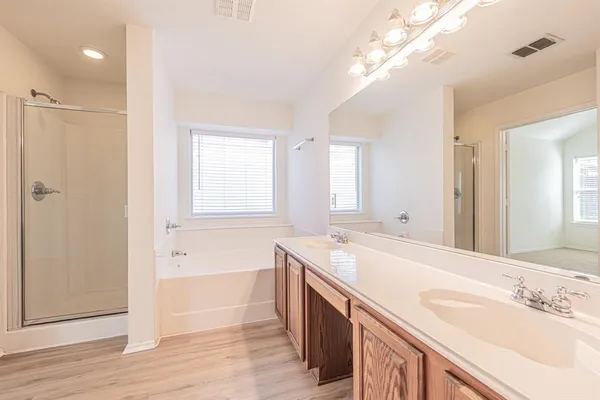 $1,995 | 3929 Winter Springs Drive, Fort Worth, TX 76123