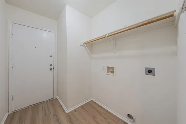 $1,995 | 3929 Winter Springs Drive, Fort Worth, TX 76123