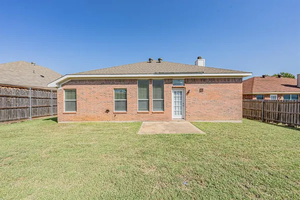 $1,995 | 3929 Winter Springs Drive, Fort Worth, TX 76123