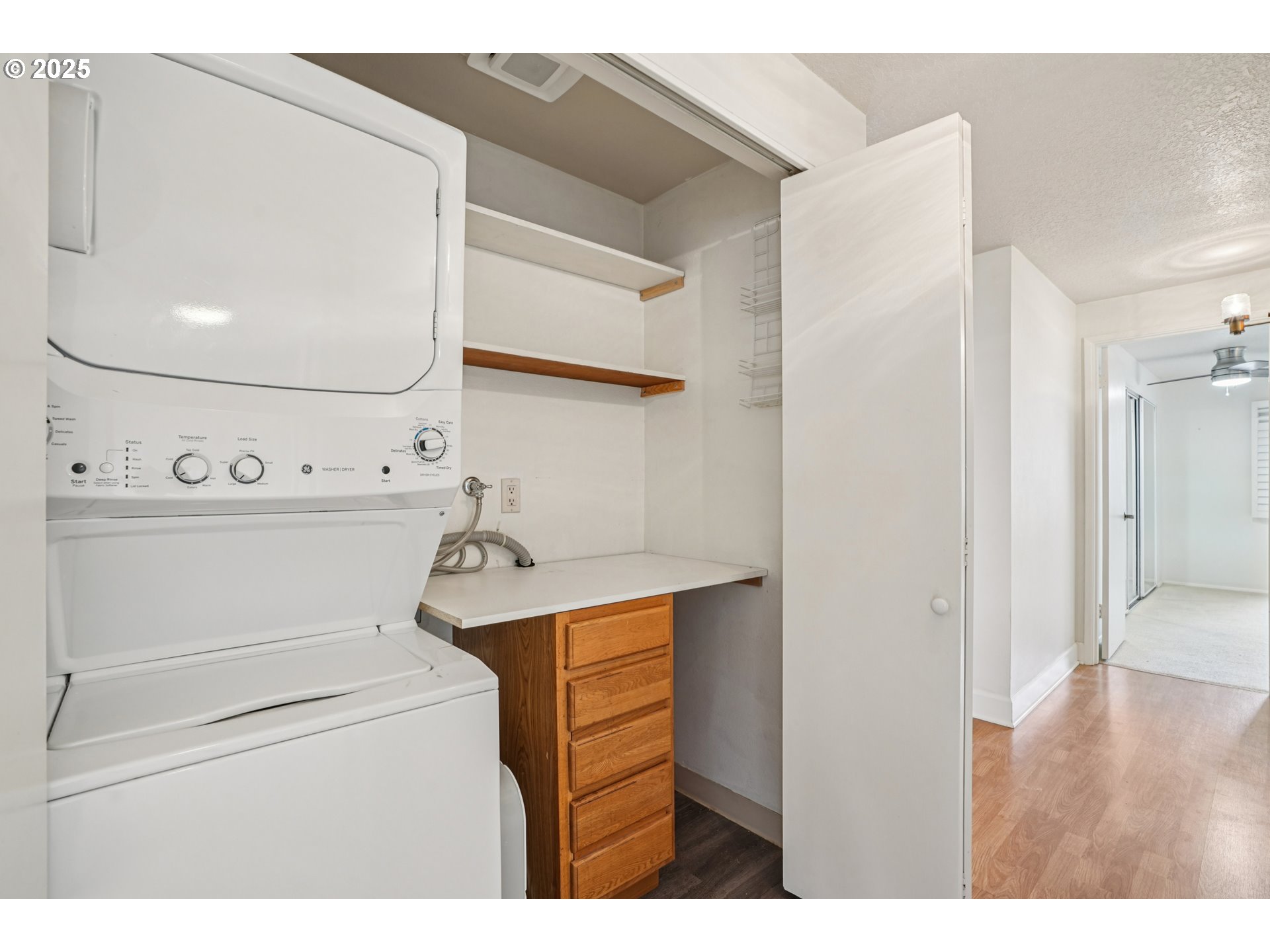5620 South Riverside Lane, Unit 5 Portland, OR 97239 - Photo 21 of 39 a utility room with dryer and washer