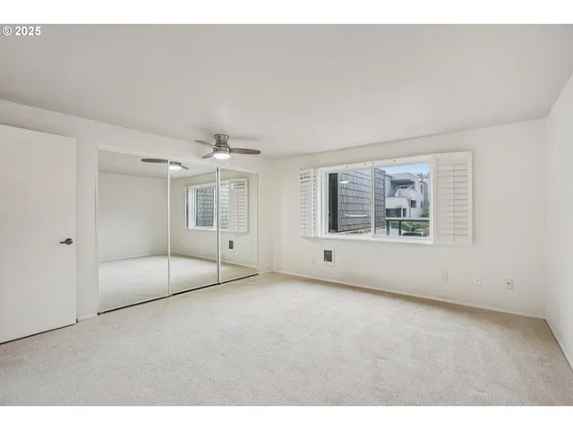 $349,900 | 5620 South Riverside Lane, Portland, OR 97239