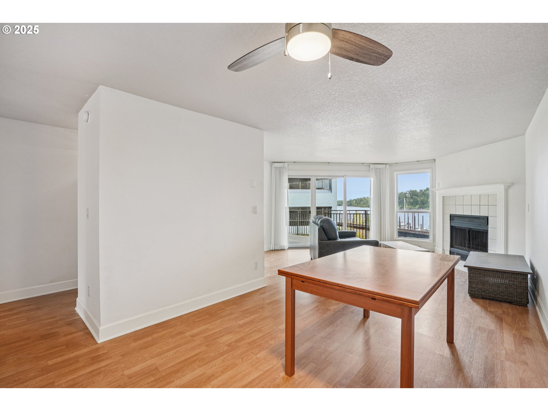5620 South Riverside Lane, Unit 5 Portland, OR 97239 - Photo 10 of 39 Gallery Image 10