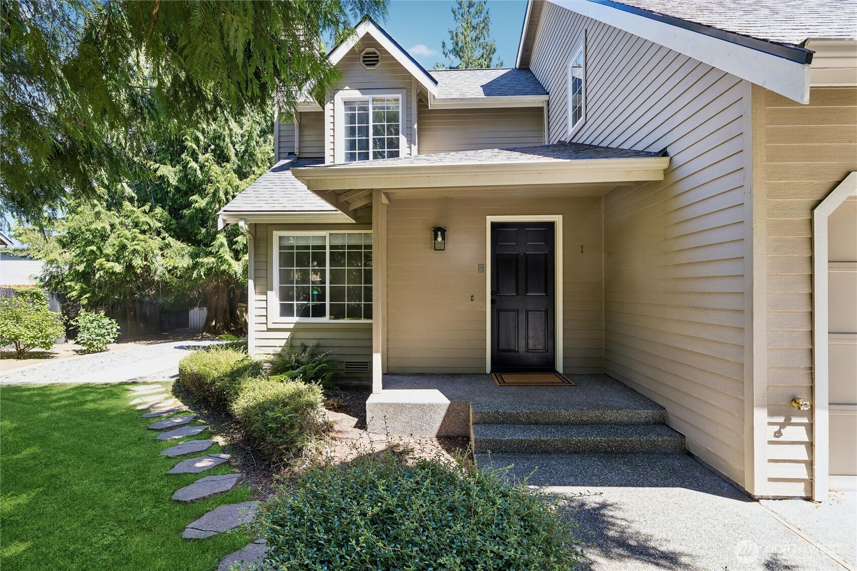 19715 Bing Road, Unit A Lynnwood, WA 98036 - Photo 3 of 26