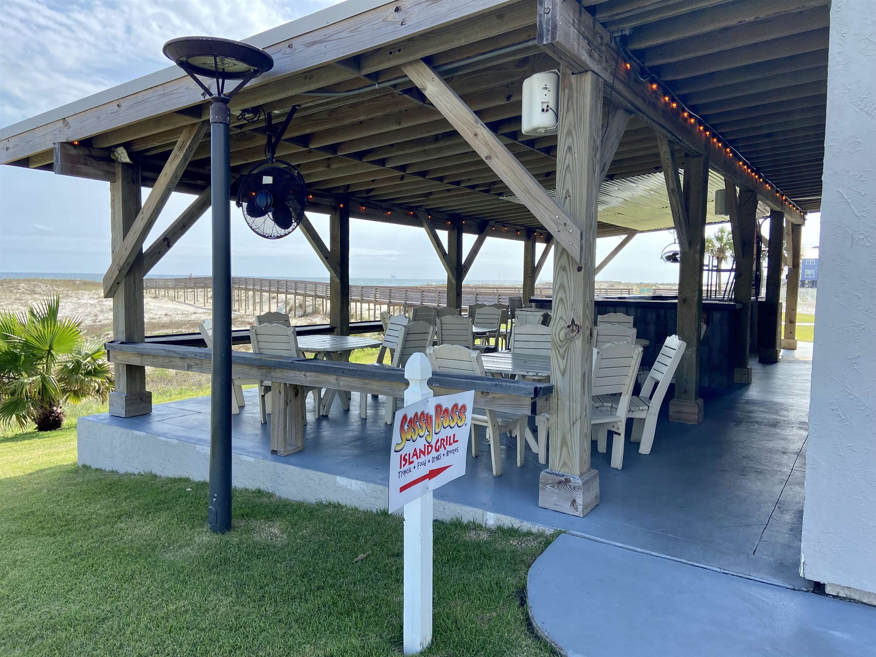 400 Plantation Road, Unit 4209 Gulf Shores, AL 36542 - Photo 26 of 27 Sassy Bass Restaurant