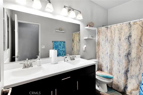 $459,900 | 8179 Taft Avenue, Oak Hills, CA 92344