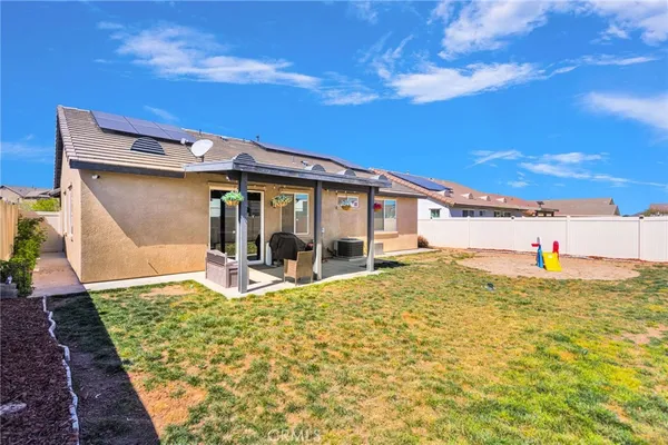 $459,900 | 8179 Taft Avenue, Oak Hills, CA 92344