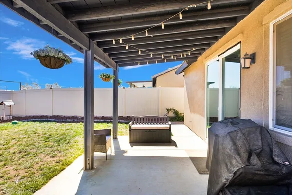 $459,900 | 8179 Taft Avenue, Oak Hills, CA 92344