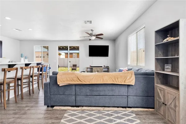 $459,900 | 8179 Taft Avenue, Oak Hills, CA 92344