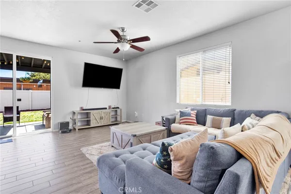 $459,900 | 8179 Taft Avenue, Oak Hills, CA 92344
