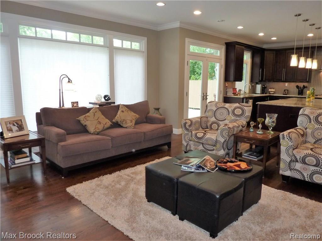 2253 Pembroke Road Birmingham, MI 48009 - Photo 23 of 62 P1140004 (2).JPG