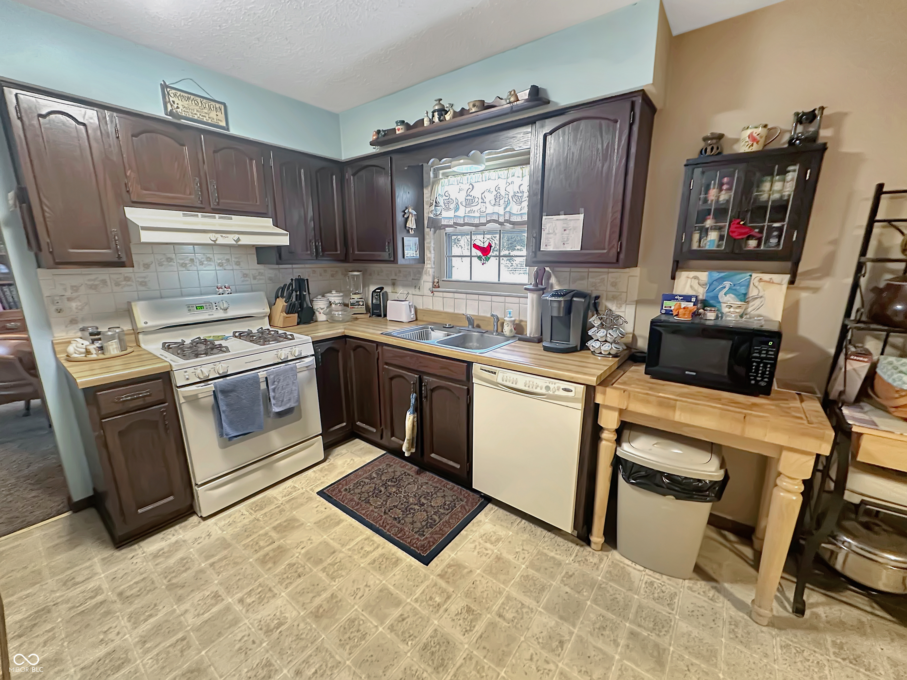 7839 Broadview Drive Indianapolis, IN 46227 - Photo 7 of 17