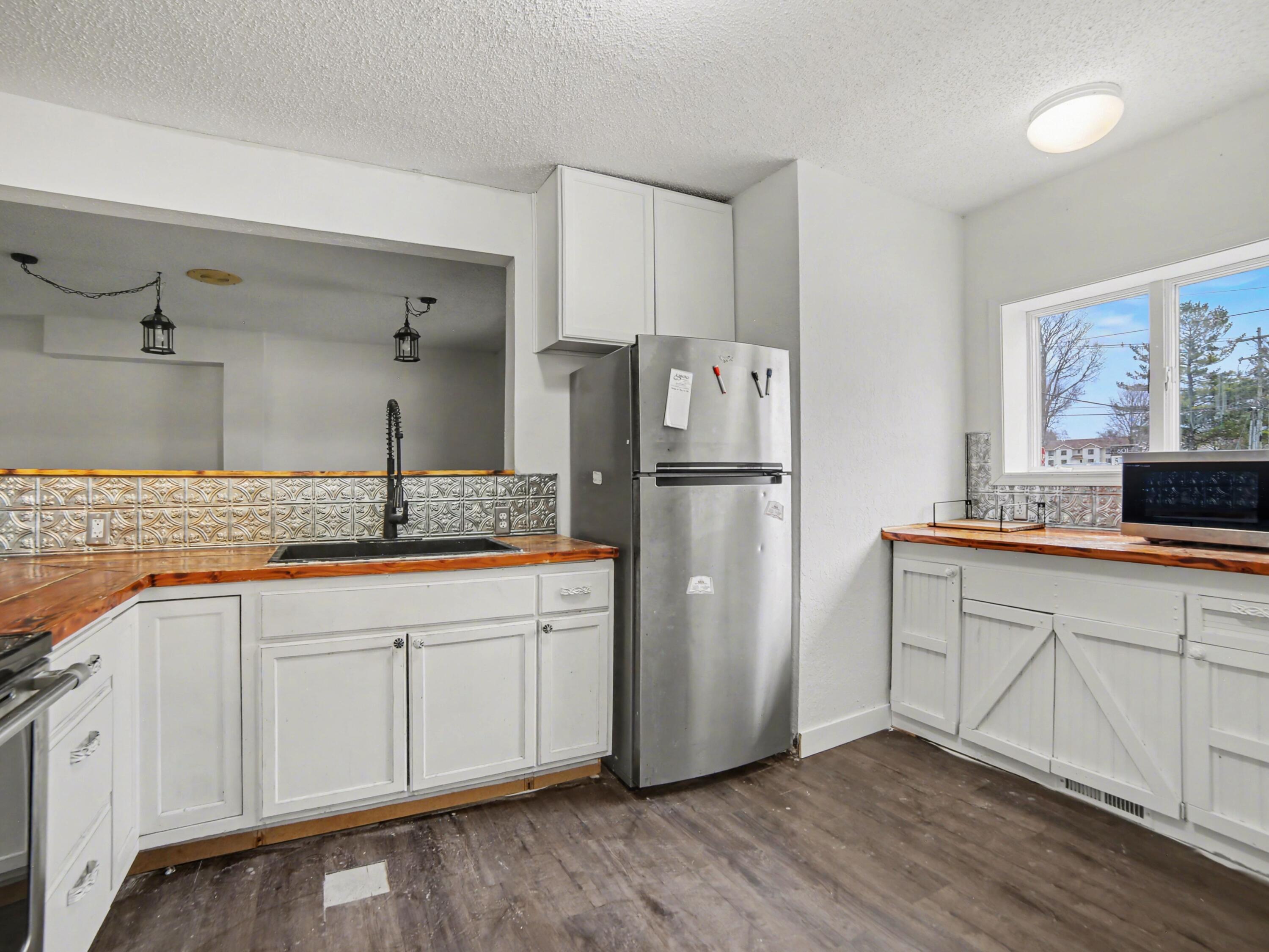 523 East Main Street Hart, MI 49420 - Photo 2 of 26 2