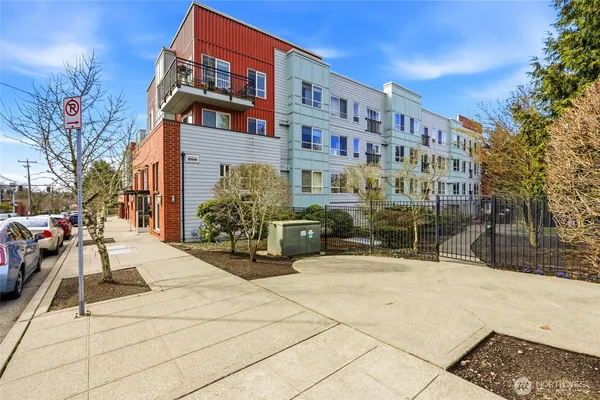 $524,500 | 424 North 85th Street, Unit 317, Seattle, WA 98103