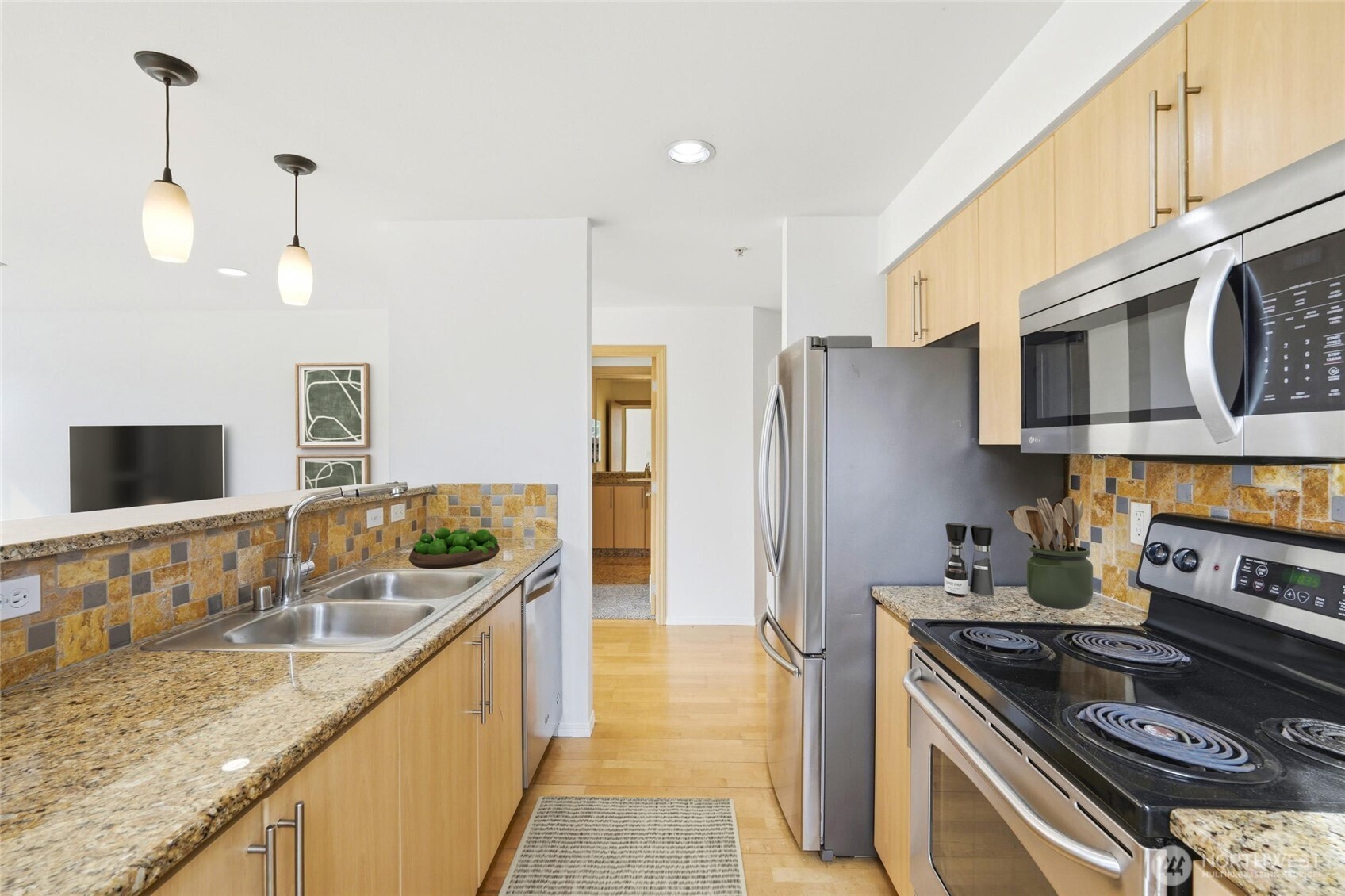 424 North 85th Street, Unit 317 Seattle, WA 98103 - Photo 11 of 40