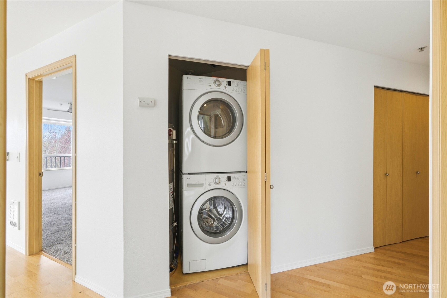 424 North 85th Street, Unit 317 Seattle, WA 98103 - Photo 17 of 40