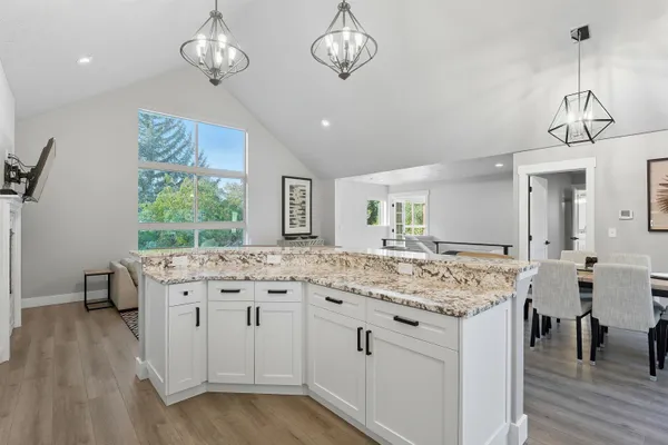 $425,000 | 809 West Lincoln Boulevard, Spokane, WA 99224