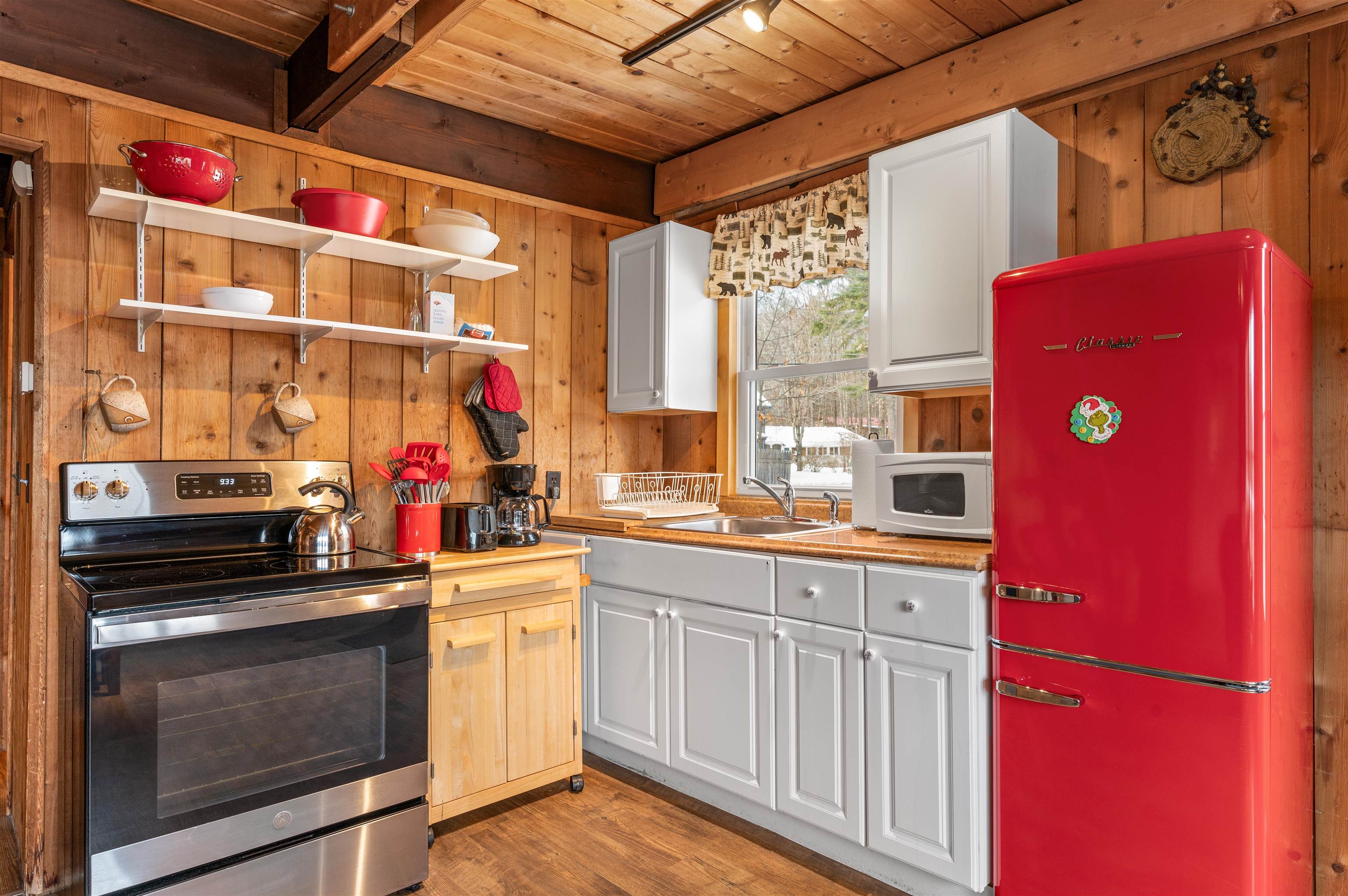 2389 West Side Road Conway, NH 03860 - Photo 7 of 17