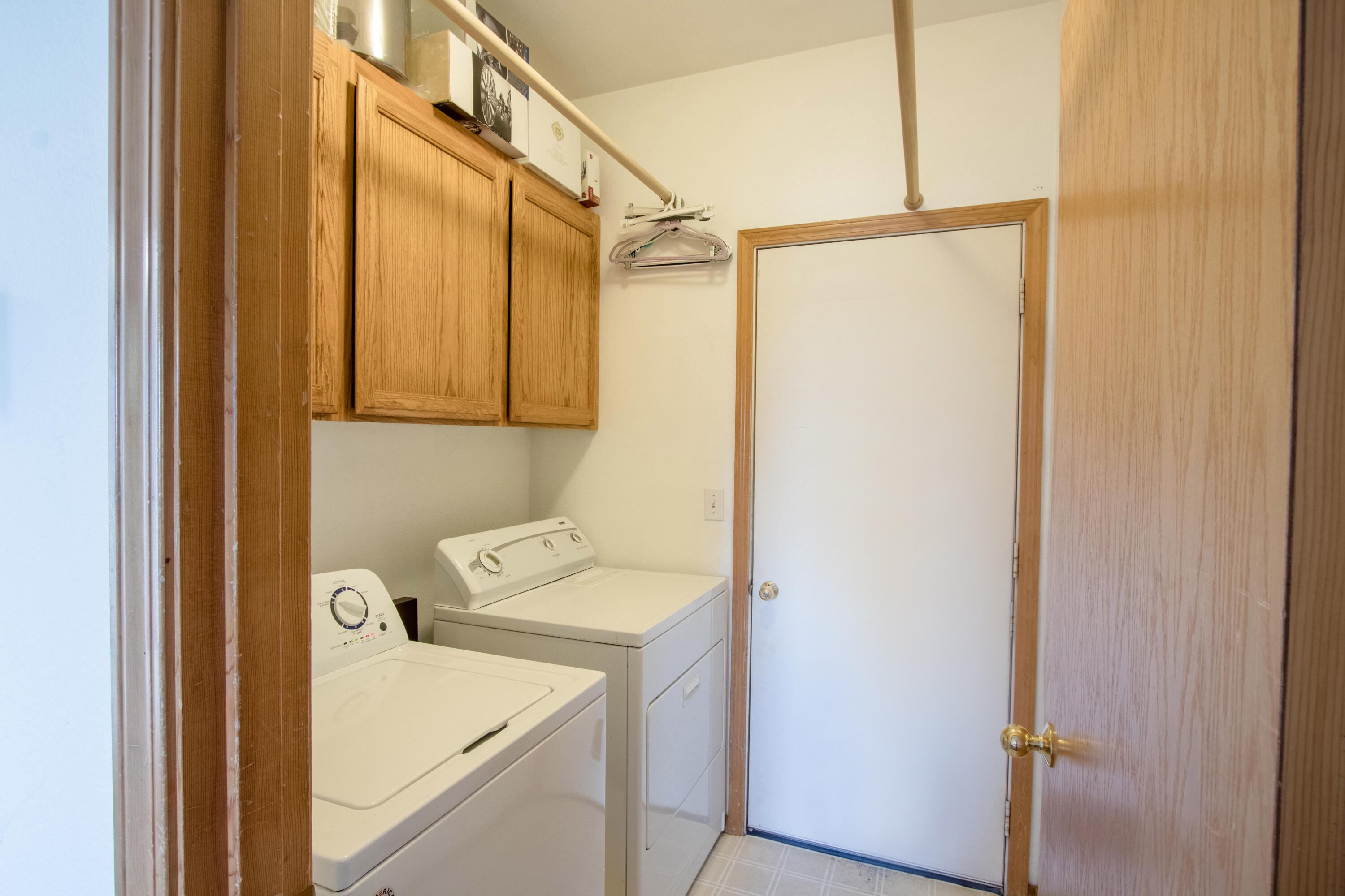 2880 Northeast Baroness Place Bend, OR 97701 - Photo 9 of 24 Laundry Room
