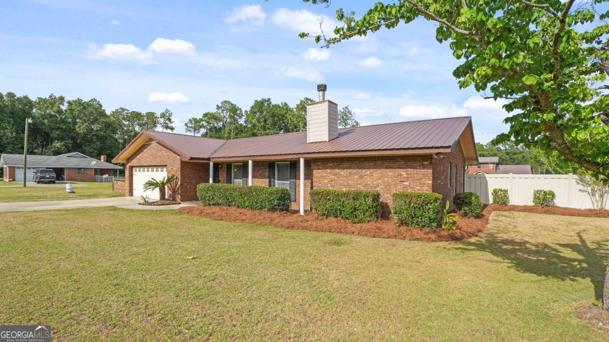 132 Pleasant Way Jesup, GA 31545 - Photo 3 of 47