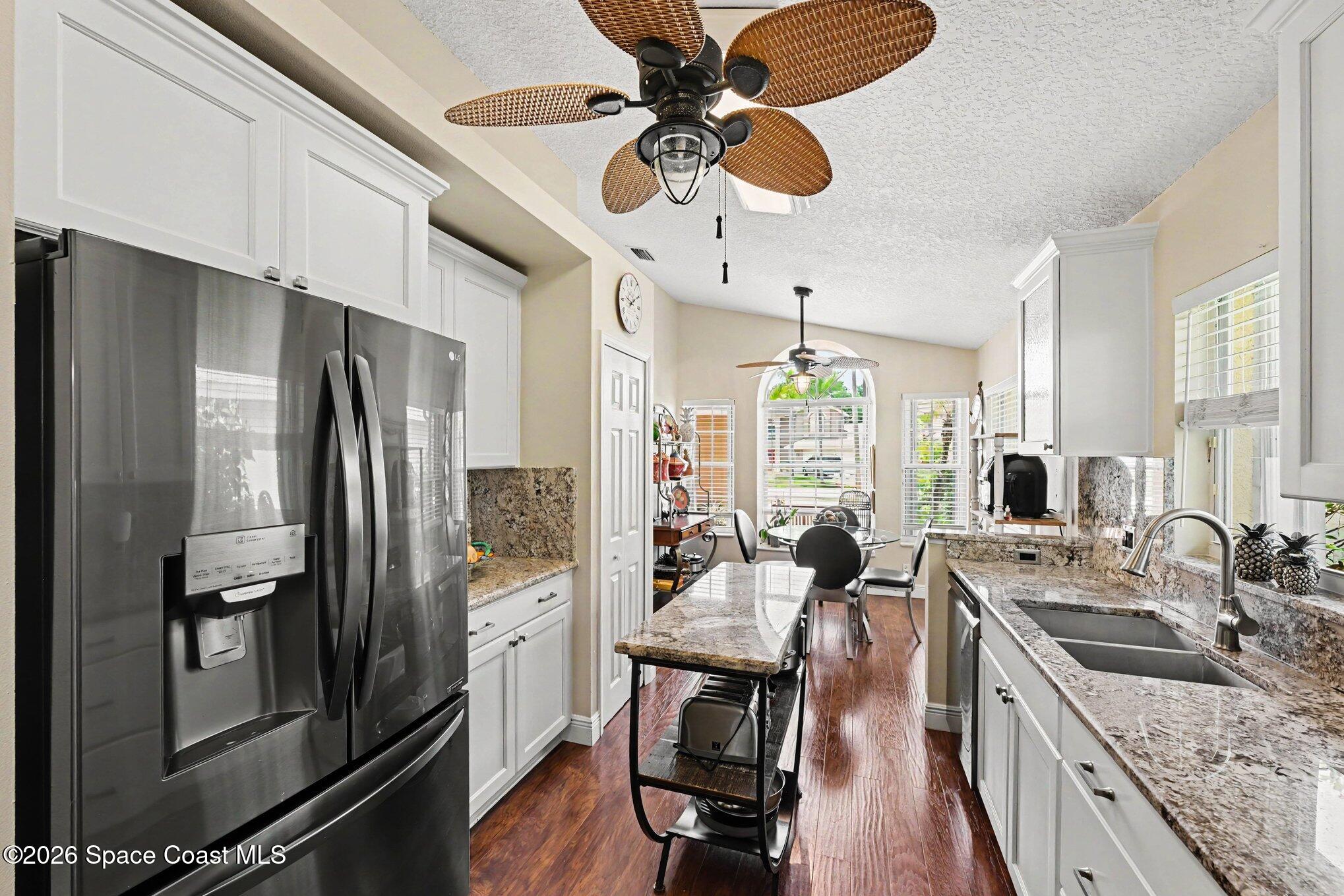 3900 St Armens Circle Melbourne, FL 32934 - Photo 11 of 21 Kiitchen