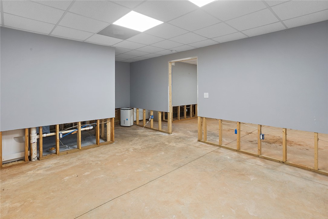 119 Nicholas Court Easley, SC 29640 - Photo 24 of 33 This unfinished space offers a blank canvas for customization and future development.